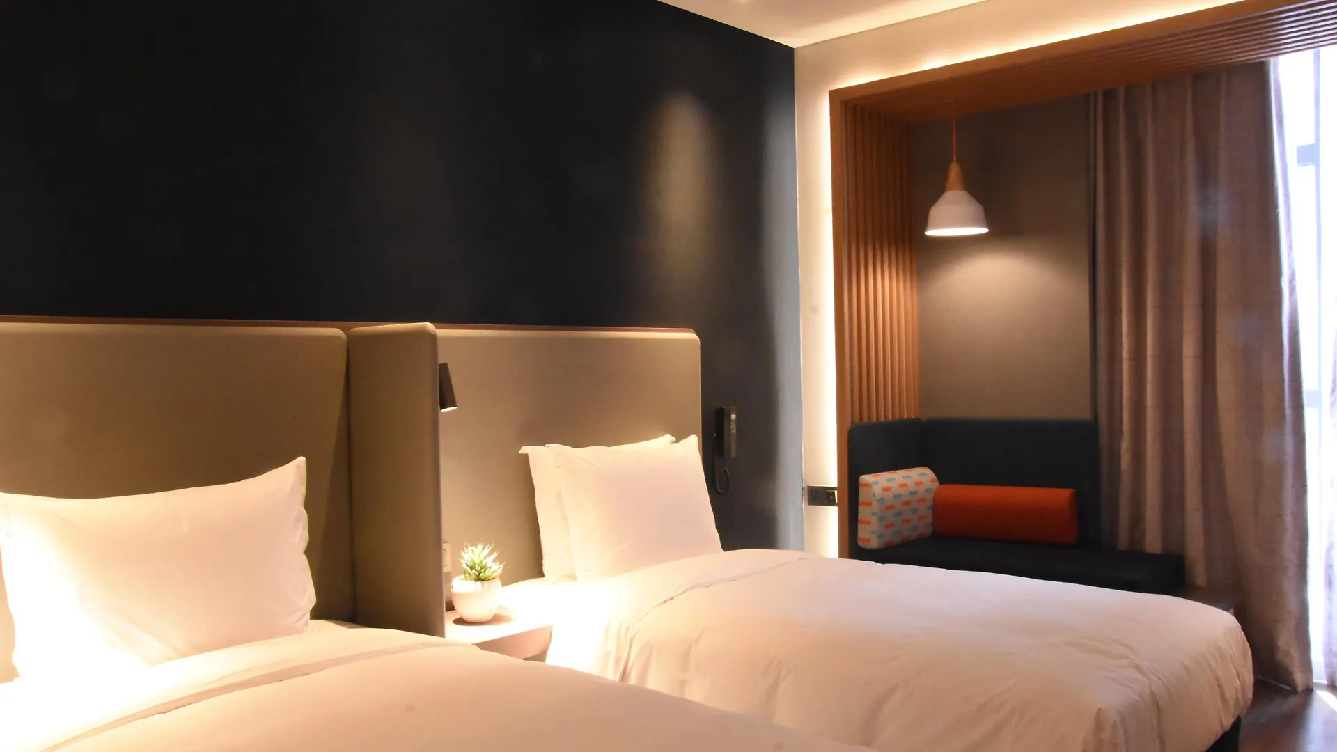 Holiday Inn Express Shanghai Gubei By Ihg 3*,  Κίνα