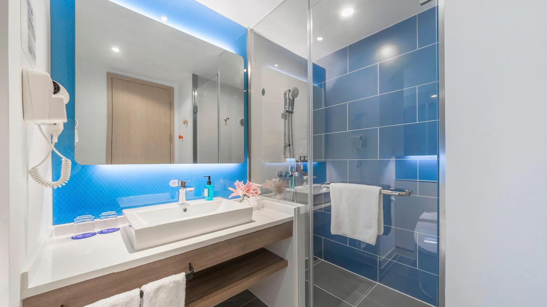 Holiday Inn Express Shanghai Gubei By Ihg 3*,  Κίνα